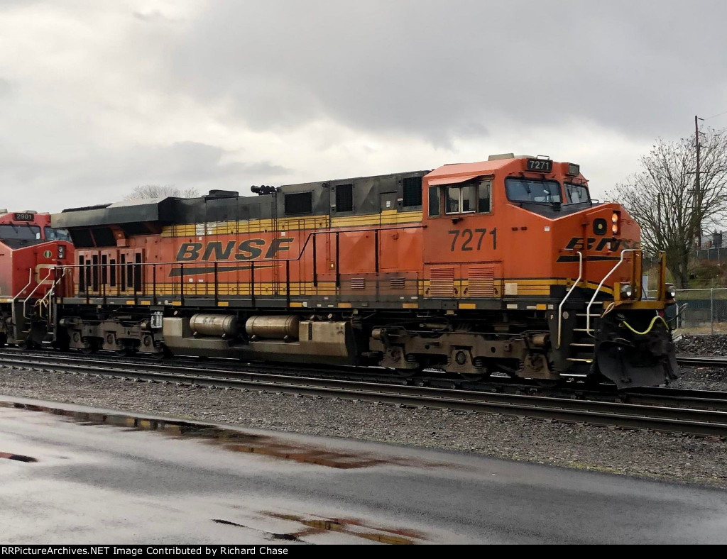 BNSF 7271